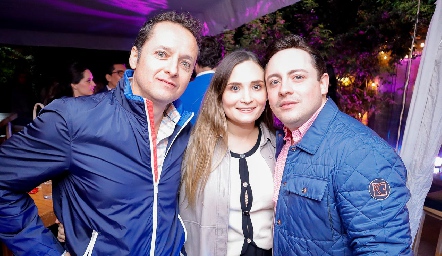  Manolo Paredes, Pao y Víctor Favela.