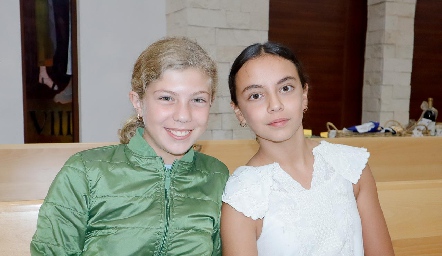  Elena Abud y Maya Vázquez.