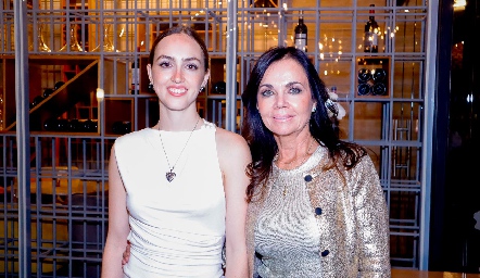  Vero Sojo con su suegra Elsa Tamez.