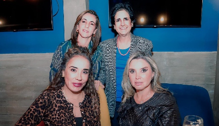  Martha Eugui, Alejandra Ávila, Lorena Herrera y Carla Saucedo.