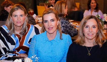  Francine  Coulón, Verónica Hinojosa y Beatriz Lavín.