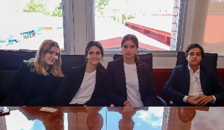  Cayetana Fernández, Constanza Fernández, María Paula Vera y Marcelo Díaz Infante.