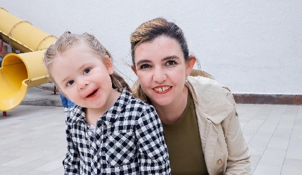  Romina Nava y Carla López.