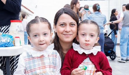  Carola de la Peña, Julene Arzola y Juliana de la Peña.