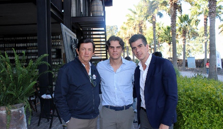  Carlos López, Juan Carlos Valladares y Alejandro Valladares.