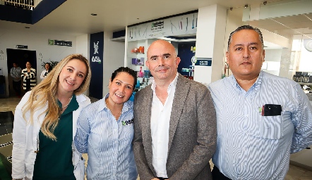  Paulina, Mariana, Francisco Martínez y Roberto Bravo.