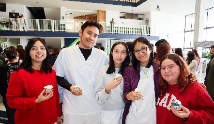  Sofía Martínez, Salvador Leura, Fernanda del Portal, Estefany Recobos y Eimi de Ávila.