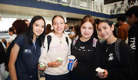  Camila, Dulce Maripia, Nicole y Montserrat.