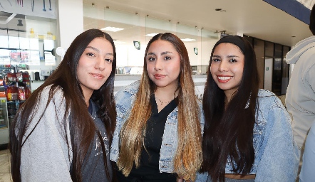  Alexandra, Belén y Jimena.