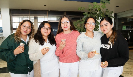  Analía, Daniela, Marian, Fabiola y Nohema.