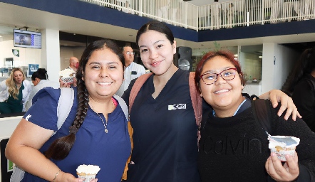  Flor Tobías, Natalia Vázquez y Johana Evelyn Alvarado.