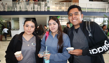  Rocío Aguilar, Iraís Contreras y Jorge Maldonado.