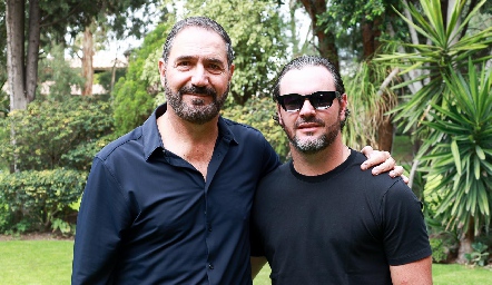  Luis Antonio con su papá Luis Mahbub.