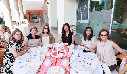  Cuata Meade, Rosario Llaguno, Adriana Padilla, Carla Díaz, Paty Valadés y Gaby Cubillas.