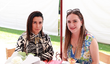  Ana Laura Villanueva y Daniela López.