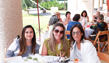  Susana Mendizábal, Lily Abud y Gloria Leal.