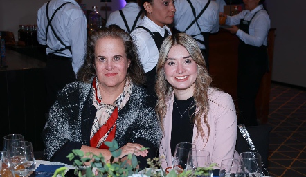  Claudia Rubín y Estefany.