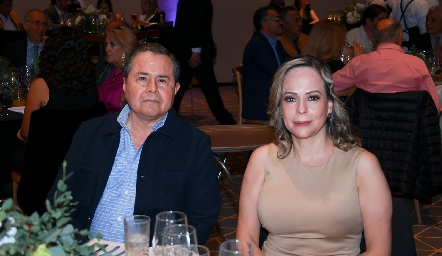  César Contreras y Lupita Esponda.