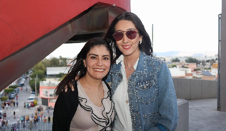  Raquel Guerra y Pili Acosta.