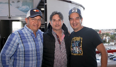  Javier Córdova, Gustavo Medina y César Ramos.