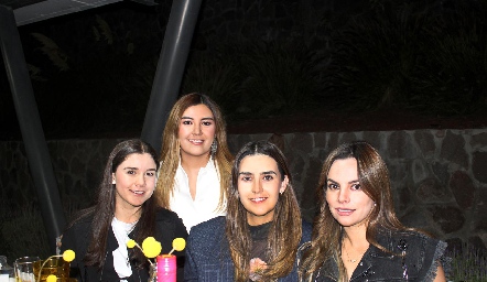  Paulina Estrada, Ana Gaby Motilla, Isabel Pérez y Arlett Robles.