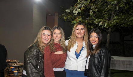  Isa Motilla, Nuria Oliva, Gaby Motilla y Sofía Garfias.