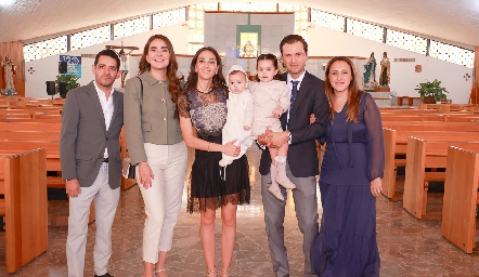  Enrique Rodríguez, Fernanda Mézquida, Isa Villanueva, José Mauricio Mézquida, Macarena Mézquida, Yuri Mézquida y Cristina Massa.