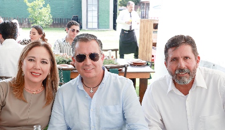  Alejandra Gordoa, Roberto Michel y Pablo.