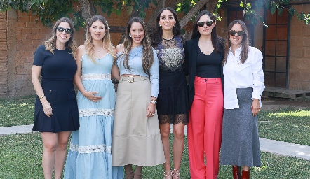  Paulina Robles, Ale Puente, Marijó Ascanio, Isa Villanueva, Mariana Rodríguez y Claudia Antunes.