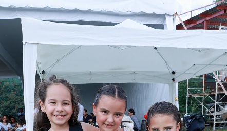  Camila Velasco, Montse Gutiérrez y Máxima Calvillo.