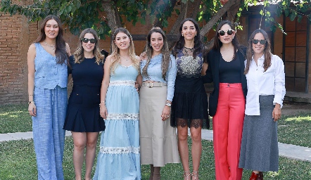  Liliana Medina, Pau Robles, Ale Puente, Marijó Ascanio, Isa Villanueva, Mariana Rodríguez y Claudia Antunes.