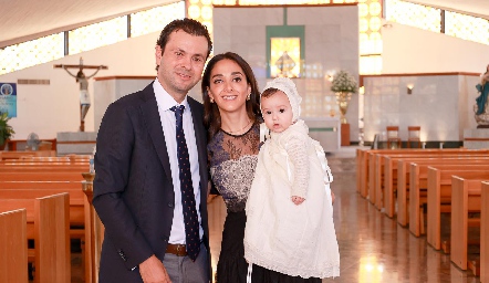  Yuri Mézquida e Isa Villanueva con su hijo José Mauricio.