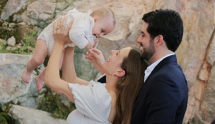  Micol Echegaray y René Padilla con su hijo René.