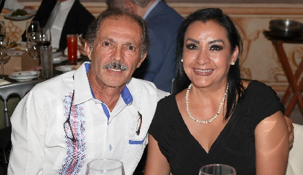  José Luis Suazo y Xóchitl Ontiveros.