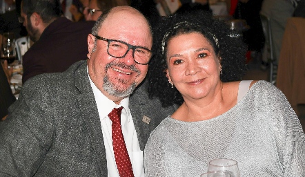  Gabriela Becerra y Dionisio Somohano.