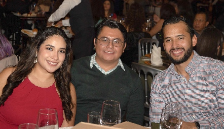  Damaris Parra, Mohamed Gámez y Javier Sánchez.