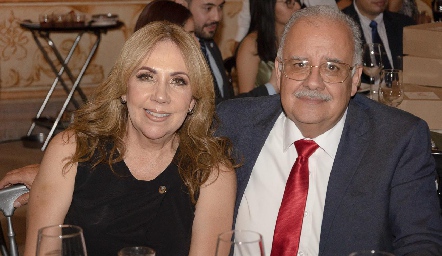  Enrique Fernández Meraz y Consuelo Enríquez.