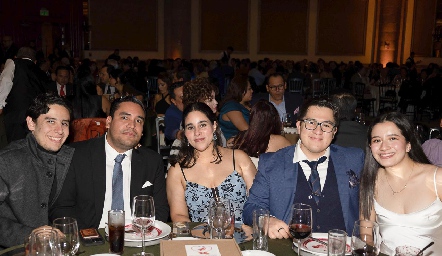  Sebastián, Daniel, Serrat Álvarez, Daniel Carmona y Perla Flores.