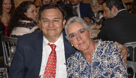  Héctor y María .