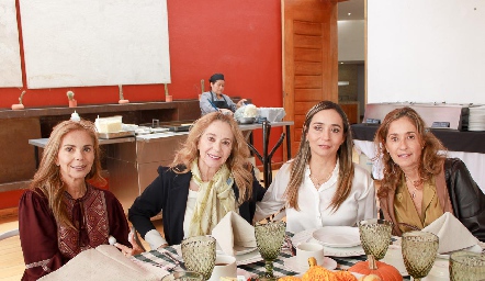  Elena Gaviño, Tayde Gaviño, Yolanda Álvarez y Mónica Gaviño.