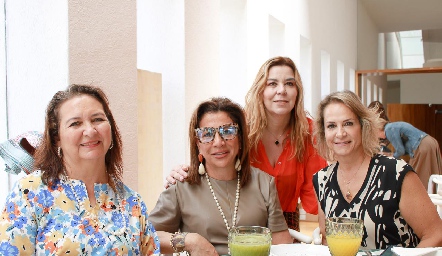 Roxana González, Mercedes Morales, Gaby Lozano y Alejandra Medina.