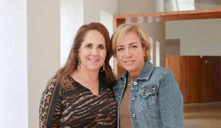  Gabriela Payán y Karina Ramos.