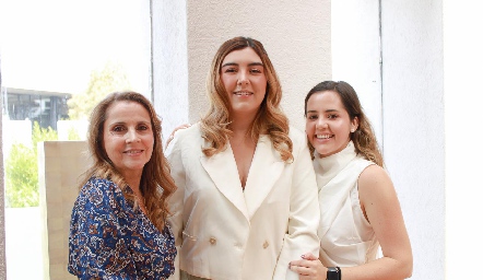  Anabel Gaviño, Ana Gaby Motilla y Any Gómez.