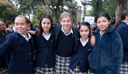  Hanni Torres, Luciana, Elena, Matilda y Frida.