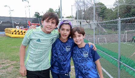  Andrés Nava, Roberto y Pepe Toranzo.