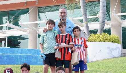  Caballo, Andrés Nava, Alejandro González y Marcelo Borja.