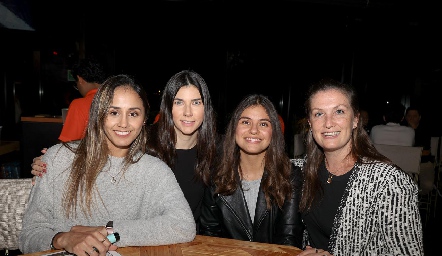  Ilse Candia, Andrea Meraz, Mariloli García y Mariana Palazuelos.