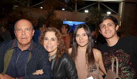  Familia Gómez.