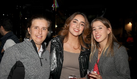  Sofía Torres, Tatina Puente y Andrea Camarena.