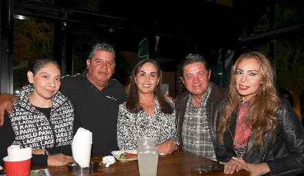  Ivonne Márquez, Marco Vázquez, Fabiola Inguanzo, Héctor López y Mayra Alfaro.